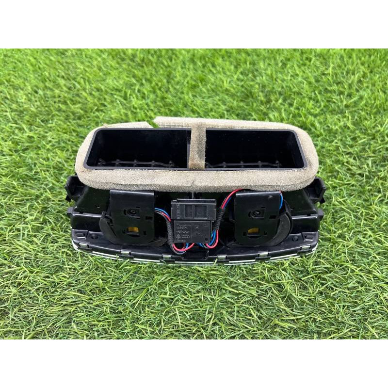 Дефлектор воздуховода (салон) AUDI A8 D4 2011 4,2 4H0819203AWVF