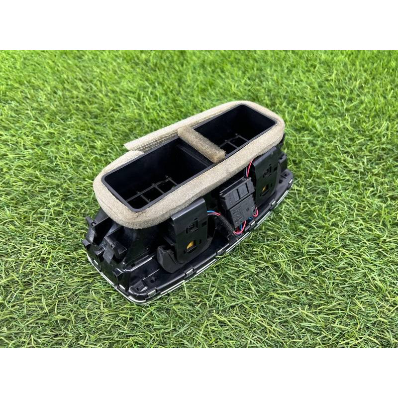 Дефлектор воздуховода (салон) AUDI A8 D4 2011 4,2 4H0819203AWVF