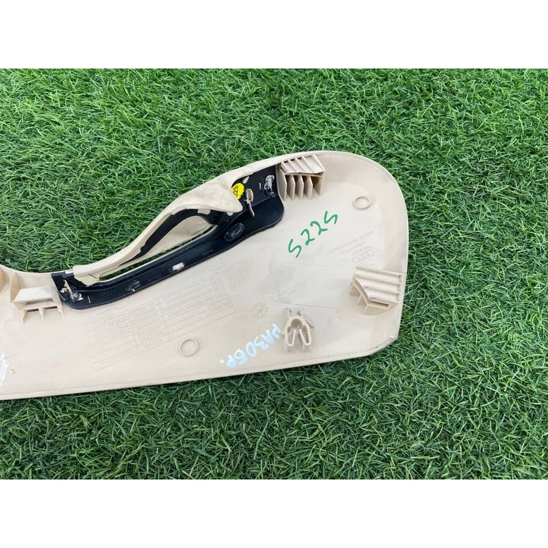 Накладка сидения (салон) AUDI A8 D4 2011 4,2 4H0881326BBH9