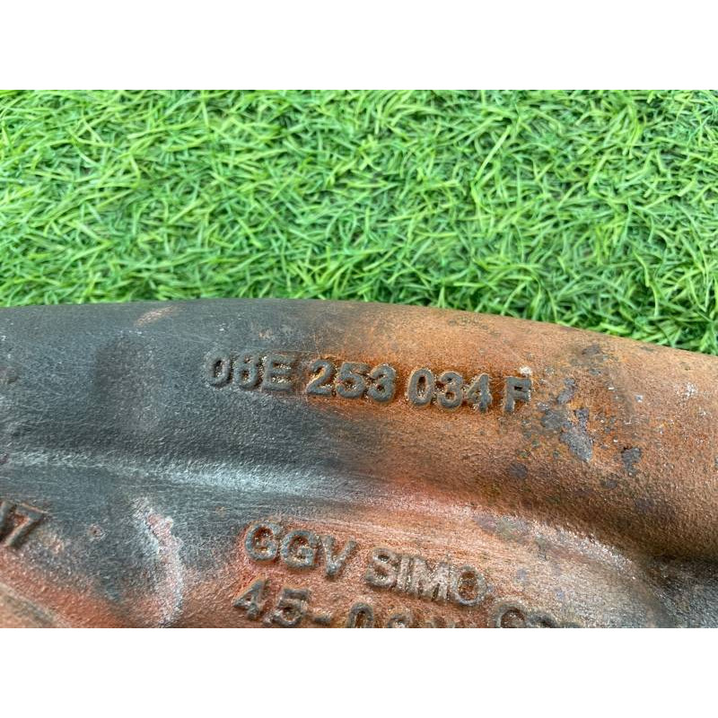 Коллектор выпускной (выпускная система) Audi Q5 8R 2012 3.2 CALB 06E253032K