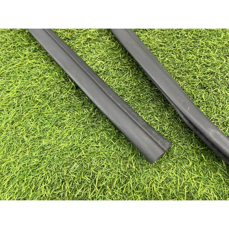 Уплотнитель проема двери (кузов и элементы) FORD Focus MK3 2016 1.0 CV6Z5825324A