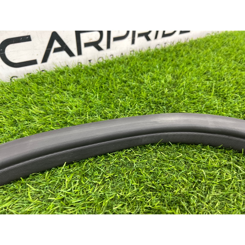 Уплотнитель проема двери (кузов и элементы) FORD Focus MK3 2016 1.0 CV6Z5825324A