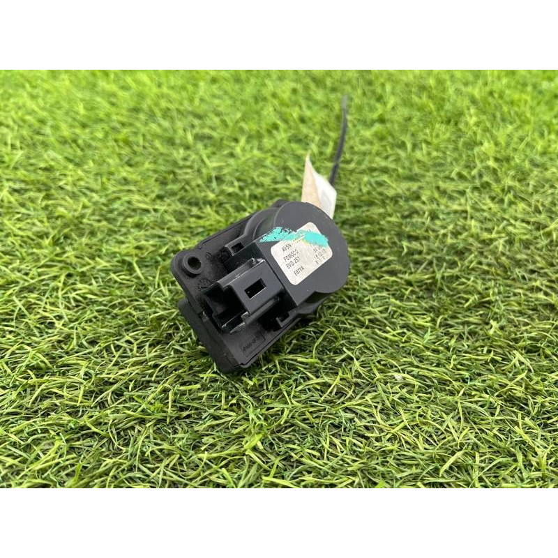 Привод заслонки отопителя (отопление и кондиционирование) FORD Focus MK3 2014 2.0 AV6Z-19E616-A