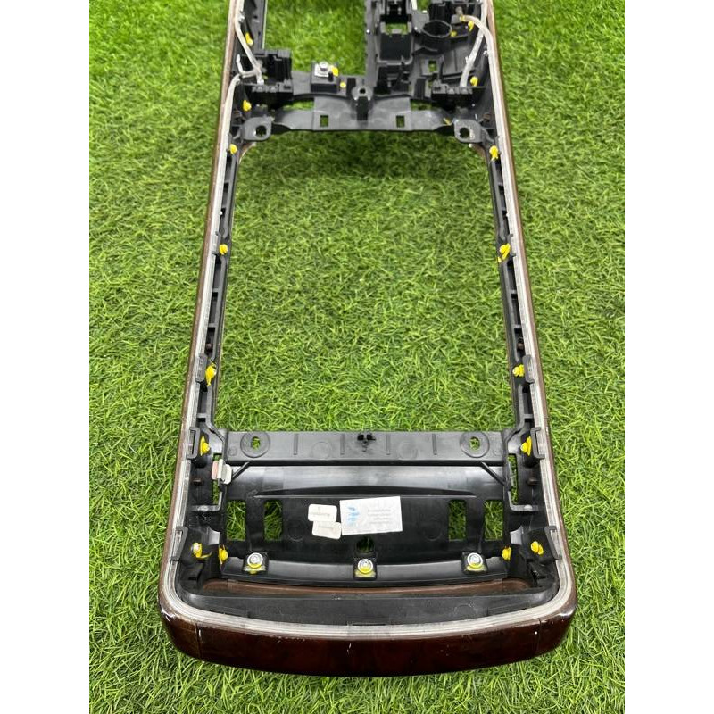 Накладка центральной консоли (салон) AUDI A8 D4 2011 4,2 4H1863240H1WV