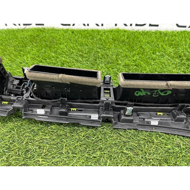 Центральный дефлектор салона (салон) AUDI A4 B9 2017 2.0L 8W1820902E6PS