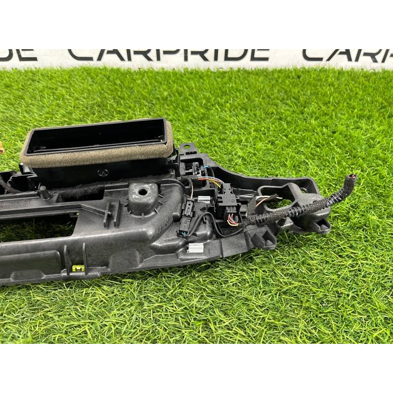 Центральный дефлектор салона (салон) AUDI A4 B9 2017 2.0L 8W1820902E6PS