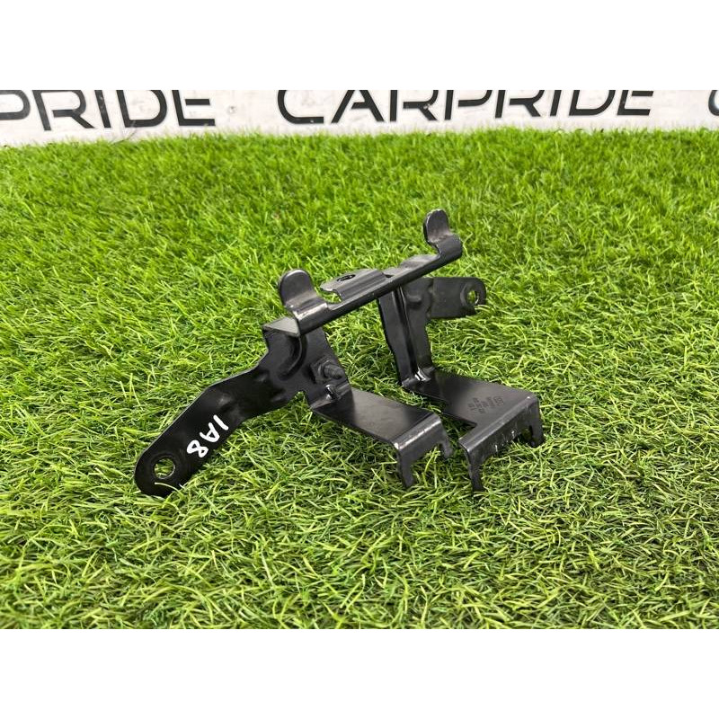 Кронштейн звукового сигнала (кузов и элементы) AUDI A8 D4 2011 4,2 4h0951229