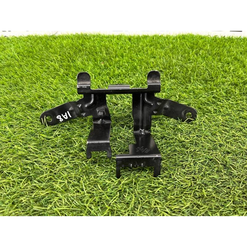 Кронштейн звукового сигнала (кузов и элементы) AUDI A8 D4 2011 4,2 4h0951229