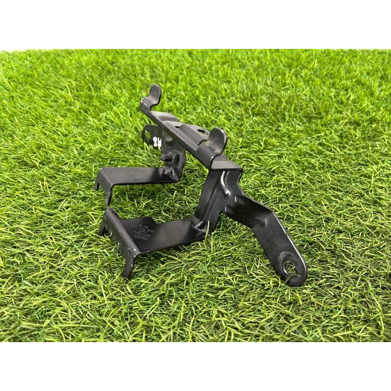 Кронштейн звукового сигнала (кузов и элементы) AUDI A8 D4 2011 4,2 4h0951229