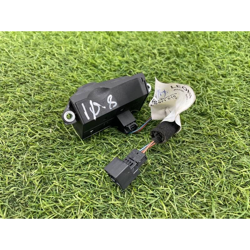 Кнопка регулировки положения руля (электрика / кнопки) AUDI A8 D4 2011 4,2 4H0953551A