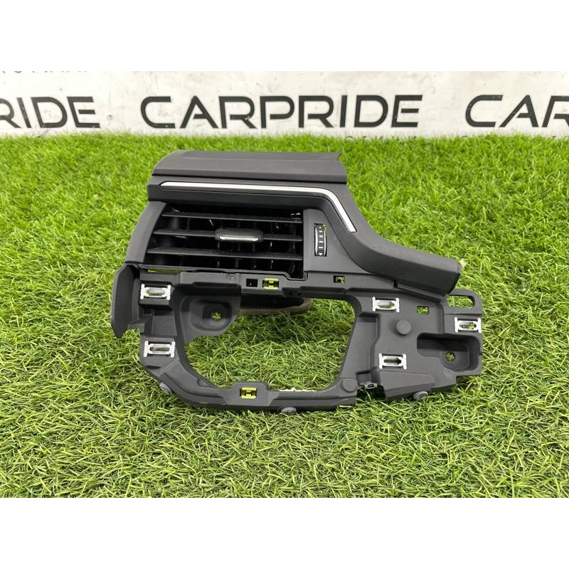 Дефлектор воздуховода (салон) AUDI A4 B9 2017 2.0L 8W1820901B6PS