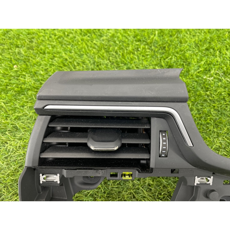 Дефлектор воздуховода (салон) AUDI A4 B9 2017 2.0L 8W1820901B6PS