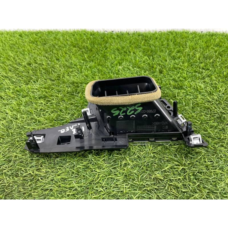 Дефлектор воздуховода (салон) AUDI A8 D4 2011 4,2 4H1820901AWVF