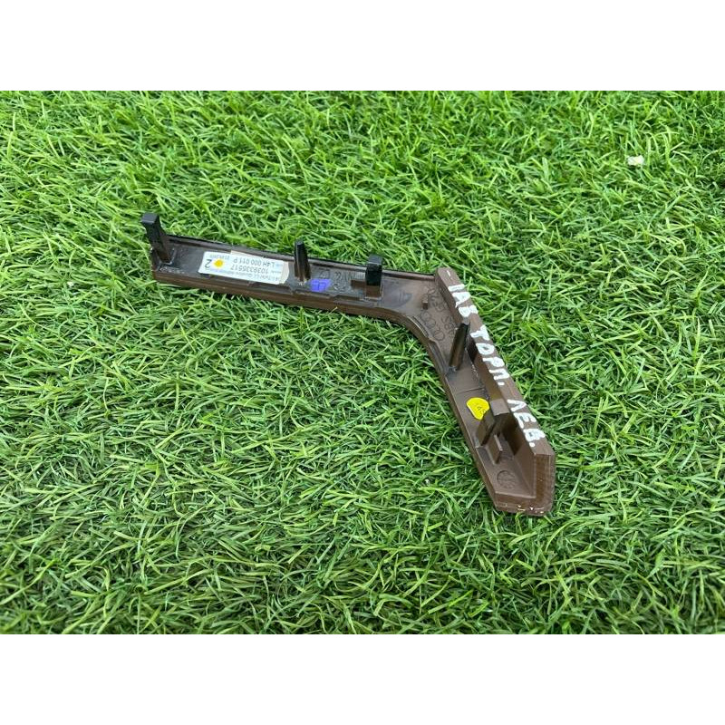 Декоративная накладка торпедо (салон) AUDI A8 D4 2011 4,2 4H1857211A1WV