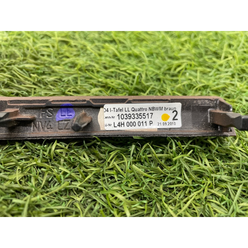 Декоративная накладка торпедо (салон) AUDI A8 D4 2011 4,2 4H1857211A1WV