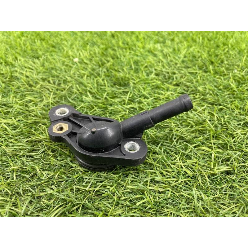 Фланец системы охлаждения (система охлаждения) AUDI A4 B9 2017 2.0L 06K121132