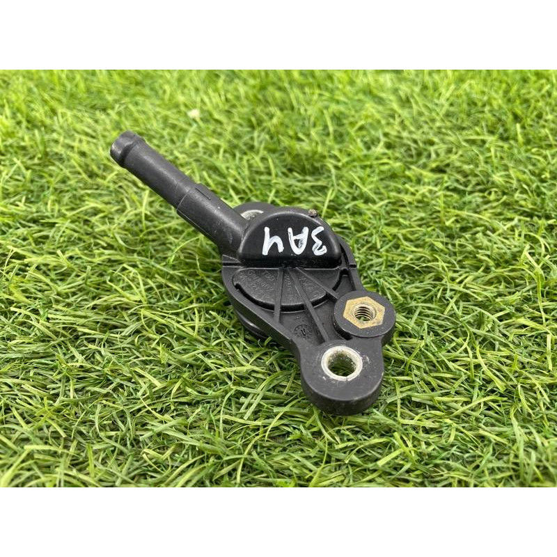 Фланец системы охлаждения (система охлаждения) AUDI A4 B9 2017 2.0L 06K121132