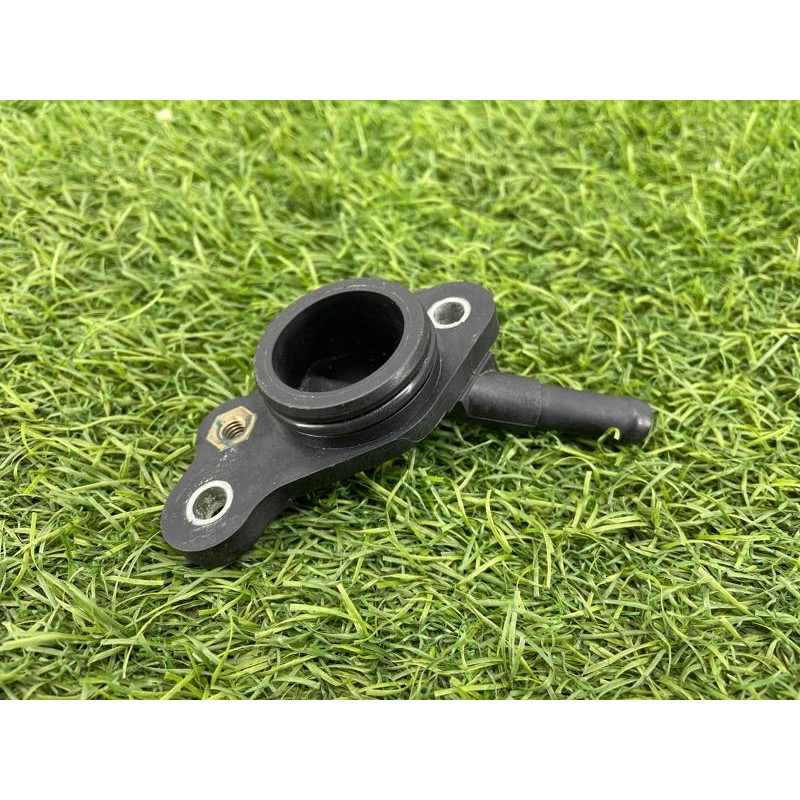 Фланец системы охлаждения (система охлаждения) AUDI A4 B9 2017 2.0L 06K121132