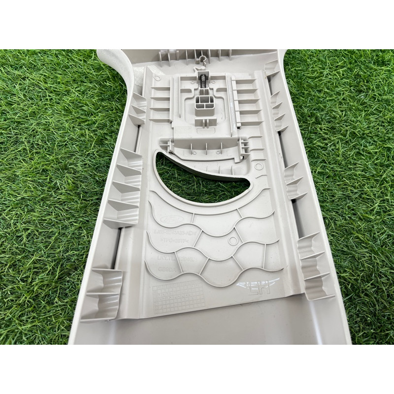 Обшивка стойки центральная (салон) FORD ESCAPE MK4 2020 1.5 LJ6Z7824357AA