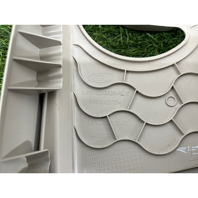 Обшивка стойки центральная (салон) FORD ESCAPE MK4 2020 1.5 LJ6Z7824357AA