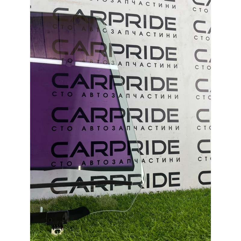 Скло (кузов і елементи) Renault Scenic III 2011 1.6 R9M 823000010R