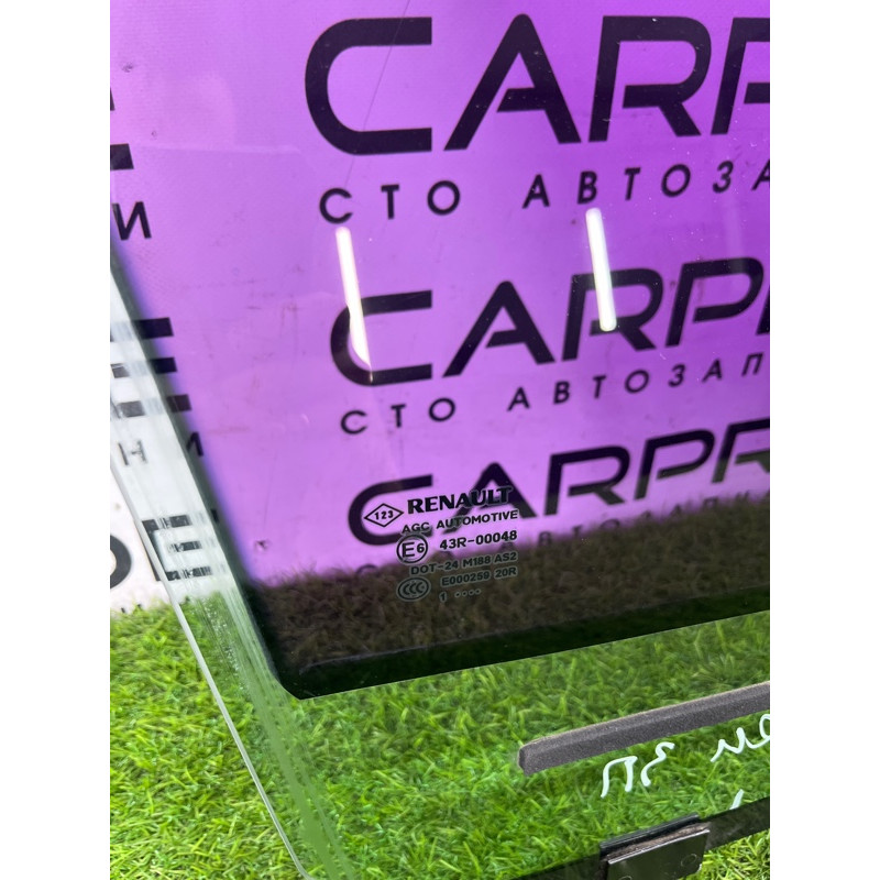 Скло (кузов і елементи) Renault Scenic III 2011 1.6 R9M 823000010R