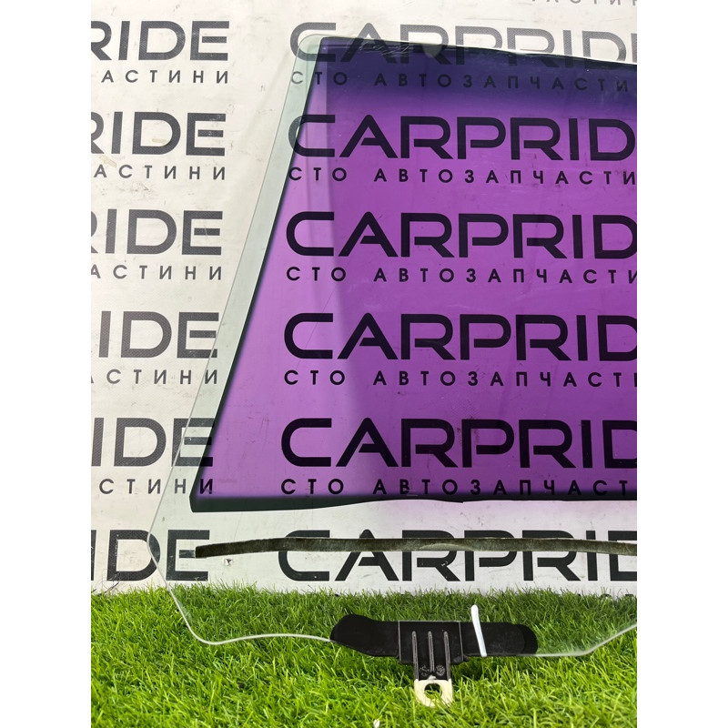 Скло (кузов і елементи) Renault Scenic III 2011 1.6 R9M 823000010R