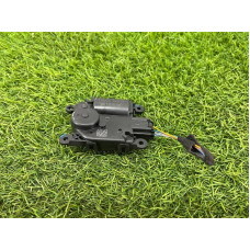 Привод заслонки отопителя