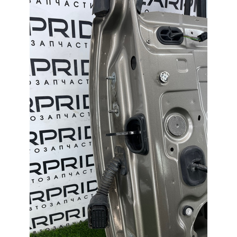 Дверь голая (наружные элементы кузова) Renault Scenic III 2011 1.6 R9M 801008349R