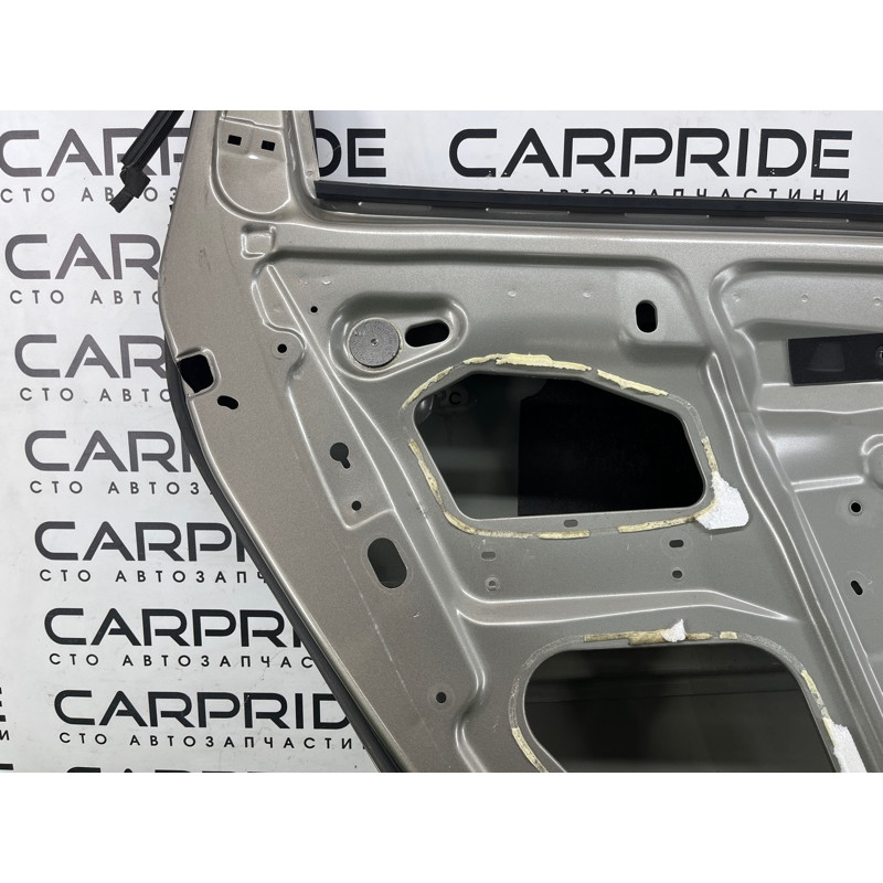 Дверь голая (наружные элементы кузова) Renault Scenic III 2011 1.6 R9M 821017991R