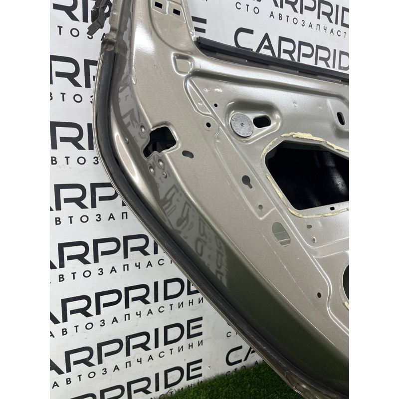 Дверь голая (наружные элементы кузова) Renault Scenic III 2011 1.6 R9M 821017991R