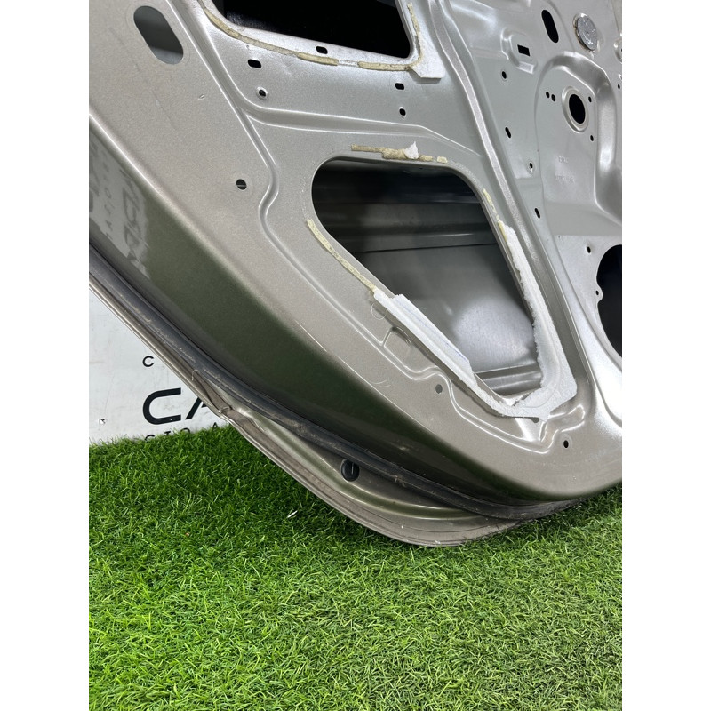 Дверь голая (наружные элементы кузова) Renault Scenic III 2011 1.6 R9M 821017991R