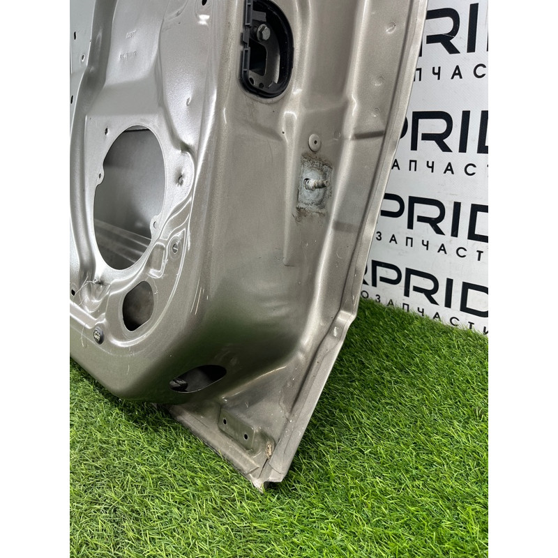 Дверь голая (наружные элементы кузова) Renault Scenic III 2011 1.6 R9M 821017991R