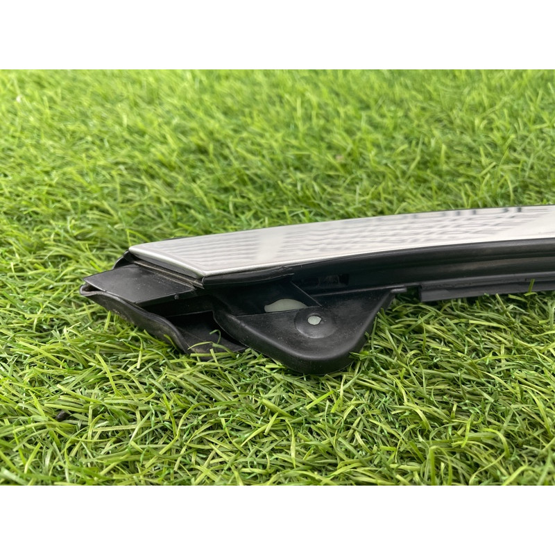 Уплотнитель стекла двери (кузов и элементы) FORD ESCAPE MK4 2020 1.5 LJ6Z7821597B