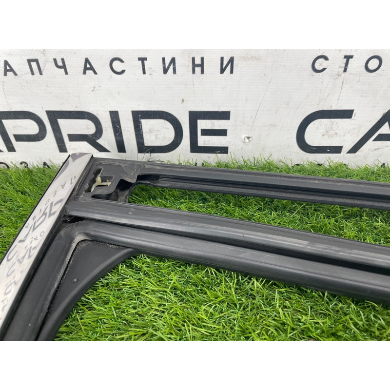 Уплотнитель стекла двери (кузов и элементы) FORD ESCAPE MK4 2020 1.5 LJ6Z7821597B