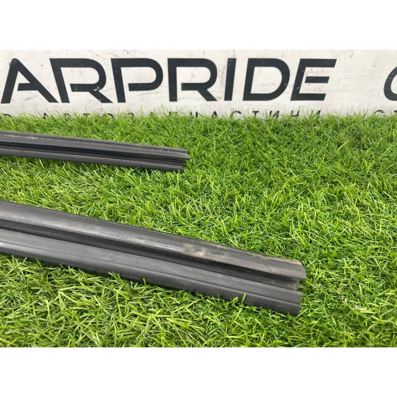 Уплотнитель стекла двери (кузов и элементы) FORD ESCAPE MK4 2020 1.5 LJ6Z7821597B