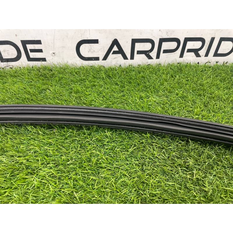 Уплотнитель стекла двери (кузов и элементы) FORD ESCAPE MK4 2020 1.5 LJ6Z7821597B