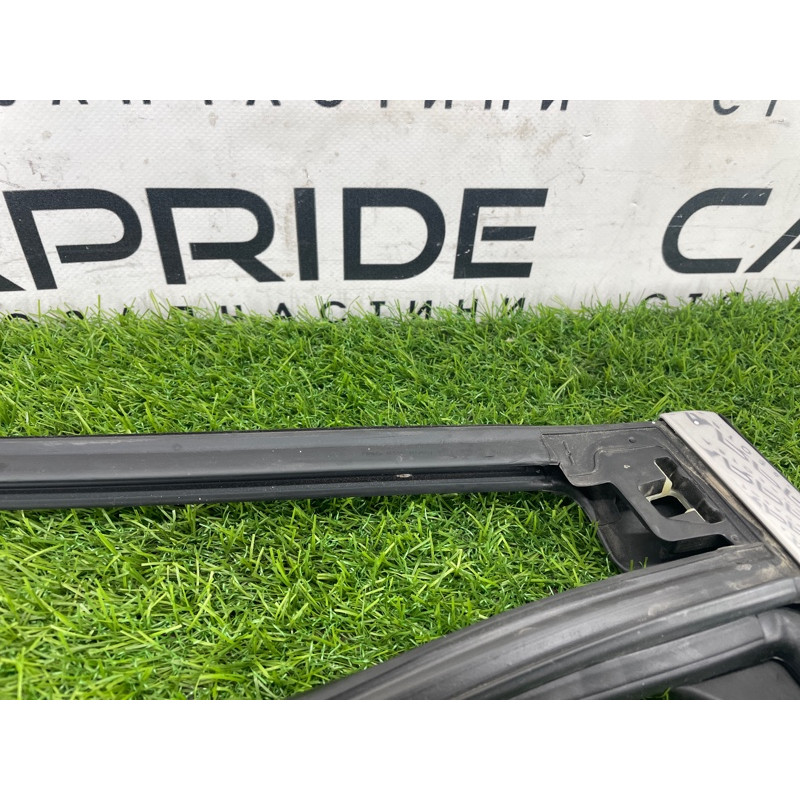 Уплотнитель стекла двери (кузов и элементы) FORD ESCAPE MK4 2020 1.5 LJ6Z7825767B