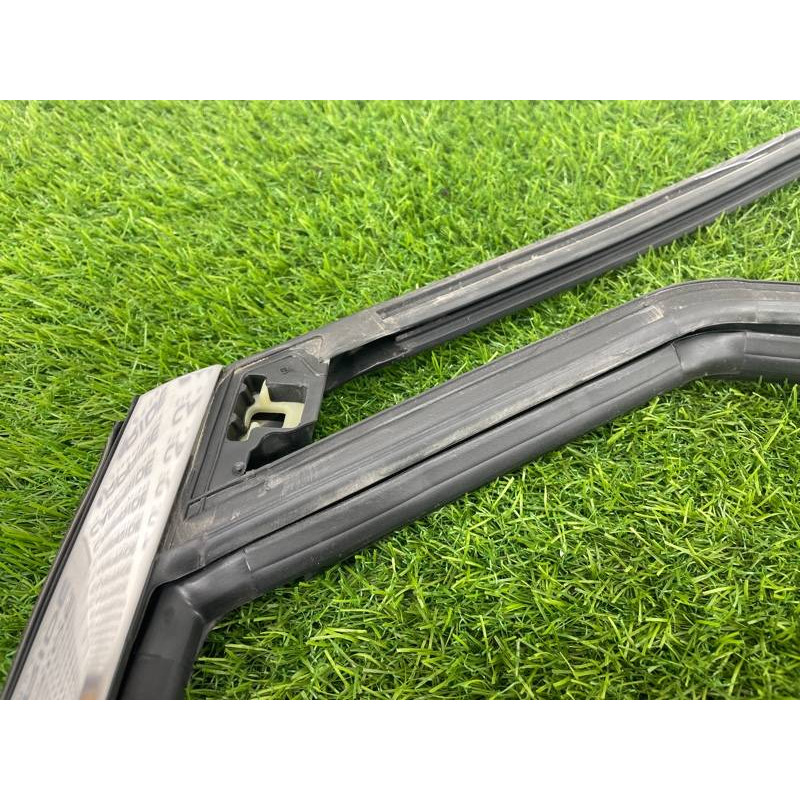 Уплотнитель стекла двери (кузов и элементы) FORD ESCAPE MK4 2020 1.5 LJ6Z7825767B