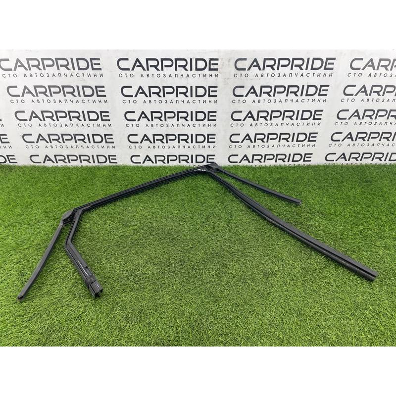 Уплотнитель стекла двери (кузов и элементы) FORD ESCAPE MK4 2020 1.5 LJ6Z7825767B