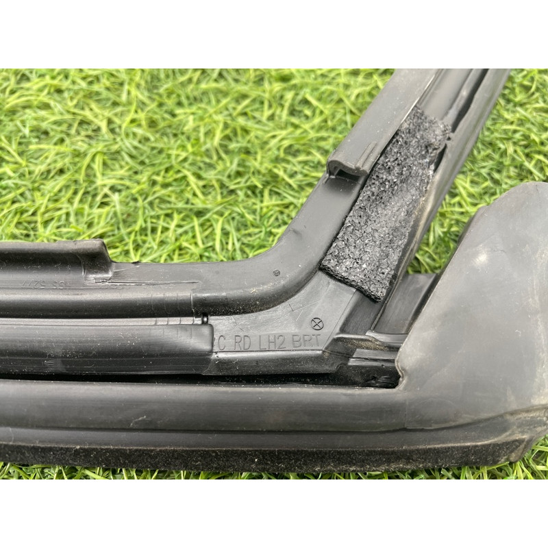 Уплотнитель стекла двери (кузов и элементы) FORD ESCAPE MK4 2020 1.5 LJ6Z7825767B