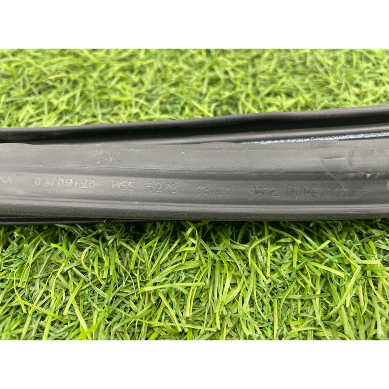 Уплотнитель стекла двери (кузов и элементы) FORD ESCAPE MK4 2020 1.5 LJ6Z7825767B