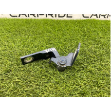 Петля двери