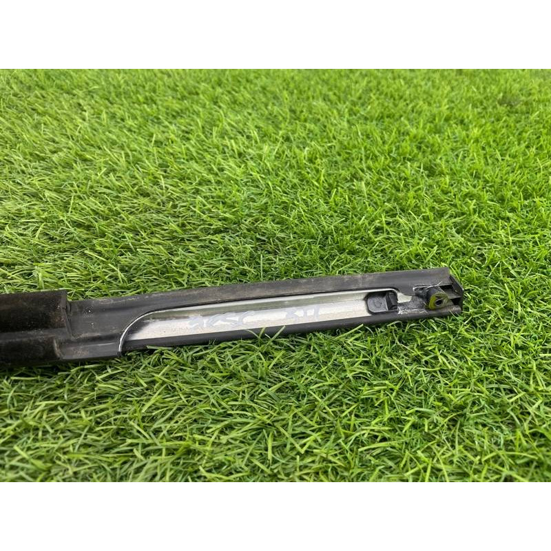 Молдинг скла (кузов і елементи) FORD ESCAPE MK4 2020 1.5 LJ6Z7825860A