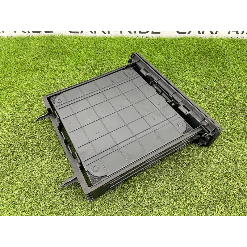 Бардачок сидения (салон) Renault Scenic III 2011 1.6 R9M 883900001R