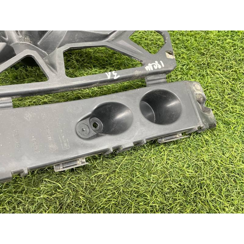 Крепление бампера (кузов и элементы) Renault Scenic III 2011 1.6 R9M 850450007R