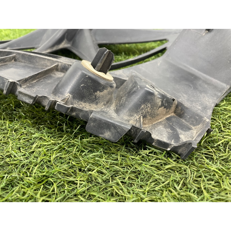 Крепление бампера (кузов и элементы) Renault Scenic III 2011 1.6 R9M 850450007R