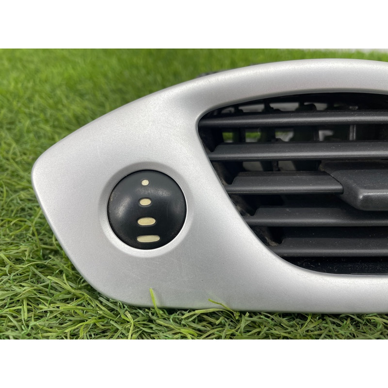 Дефлектор воздуховода (салон) Renault Scenic III 2011 1.6 R9M 687613350R