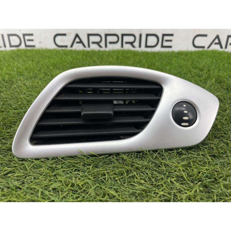 Дефлектор воздуховода (салон) Renault Scenic III 2011 1.6 R9M 687607083R