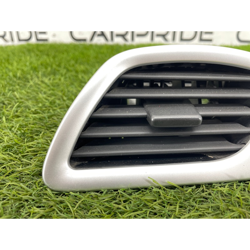 Дефлектор воздуховода (салон) Renault Scenic III 2011 1.6 R9M 687607083R